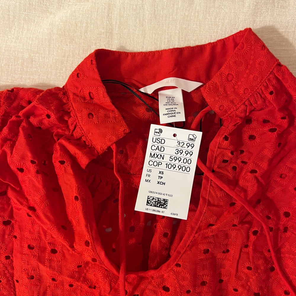 H&M Scarlet Eyelet Blouse XS